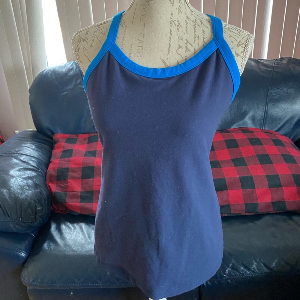 3/25
Lululemon sport top